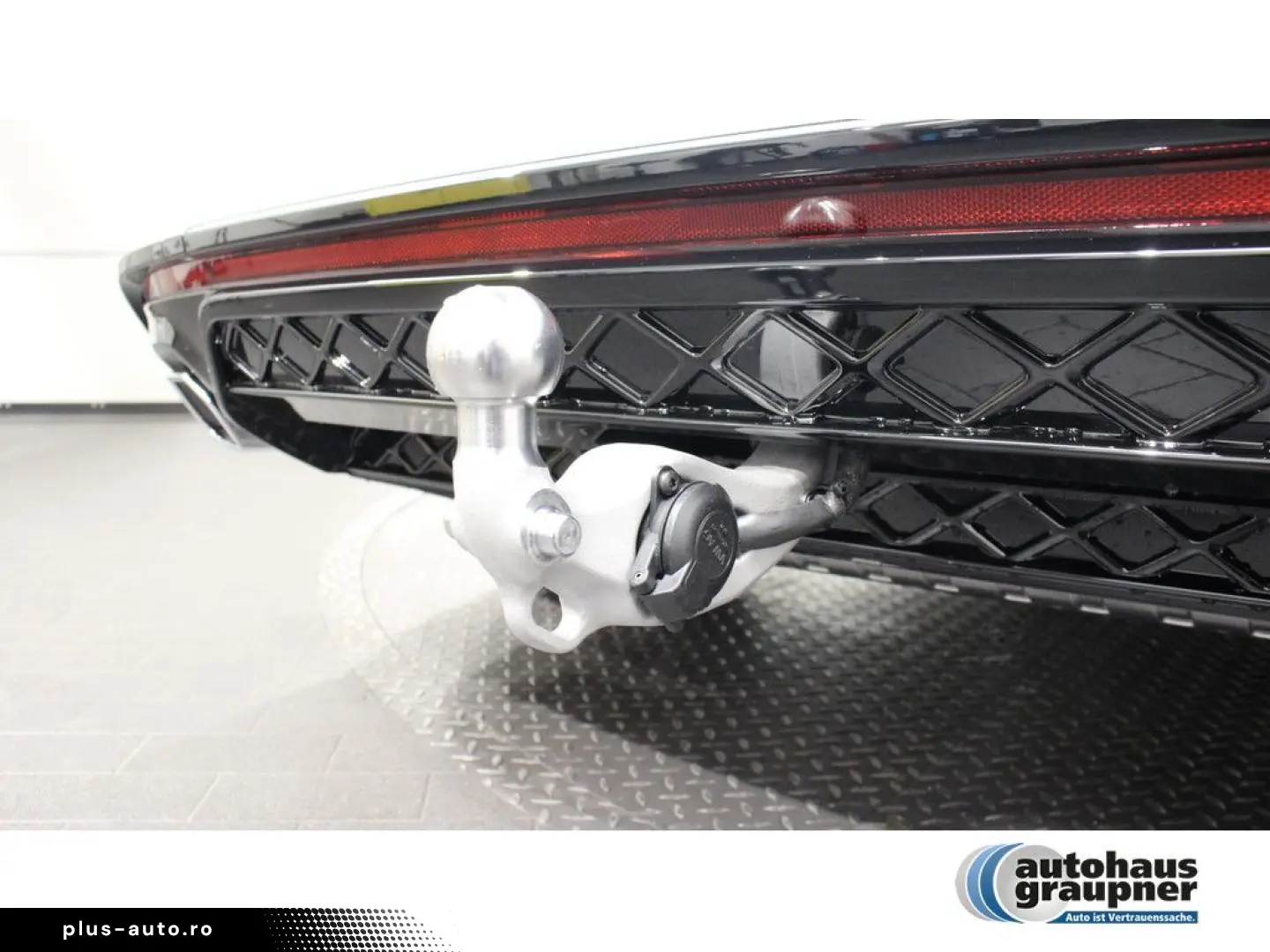 VW Touareg 3.0 TDI 4MOTION Tiptronic R-Line PANO