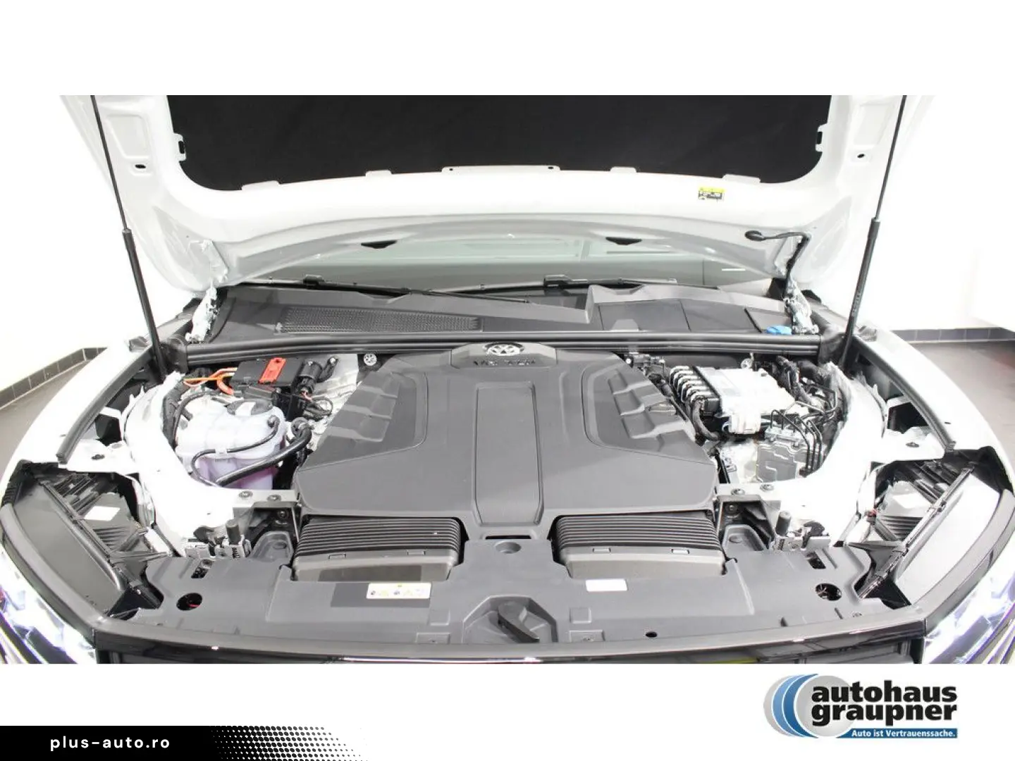 VW Touareg 3.0 TDI 4MOTION Tiptronic R-Line PANO