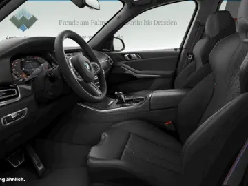 BMW X5 M50i