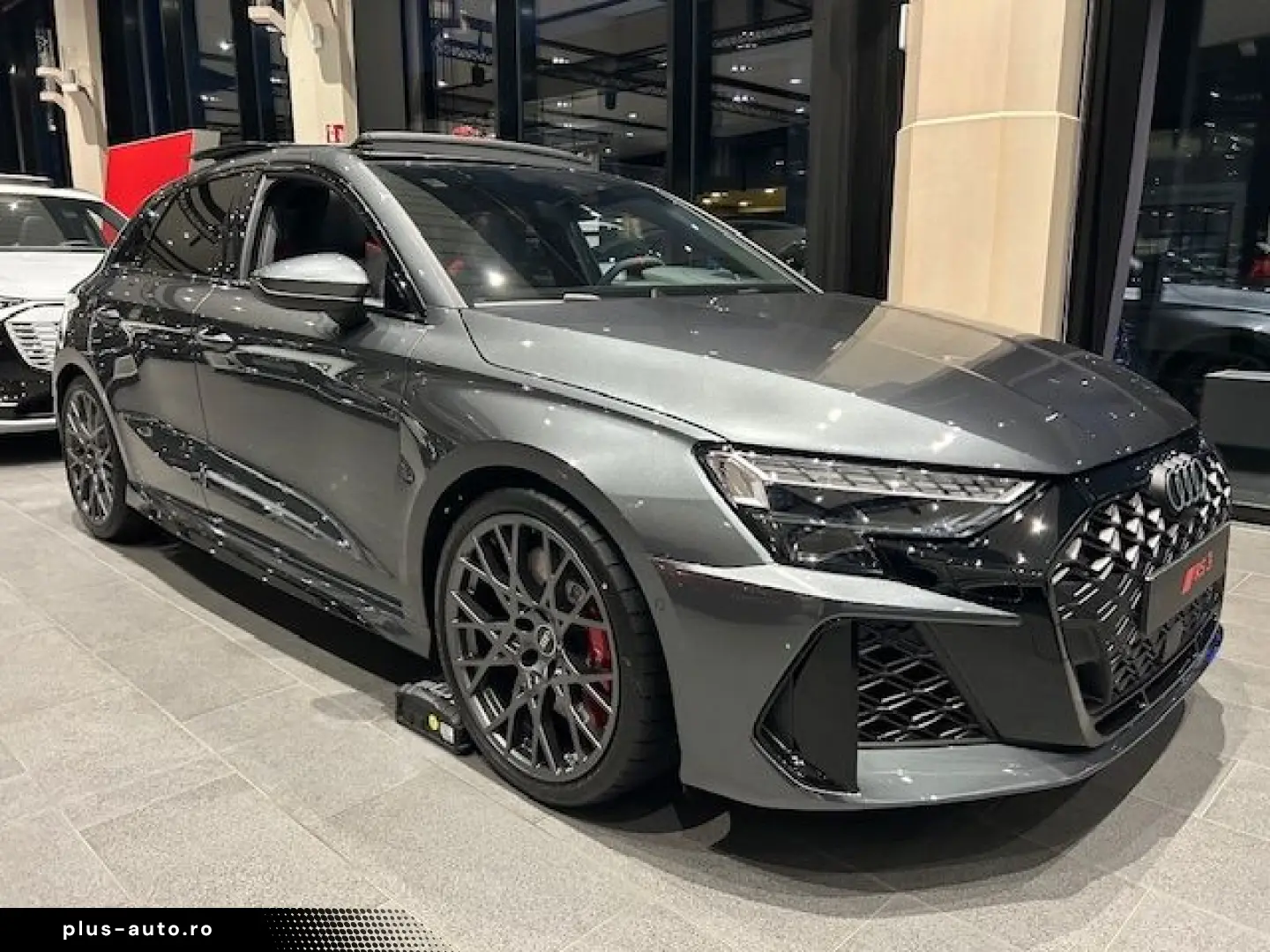 AUDI RS 3 Sportback quattro NP  87.000 €
