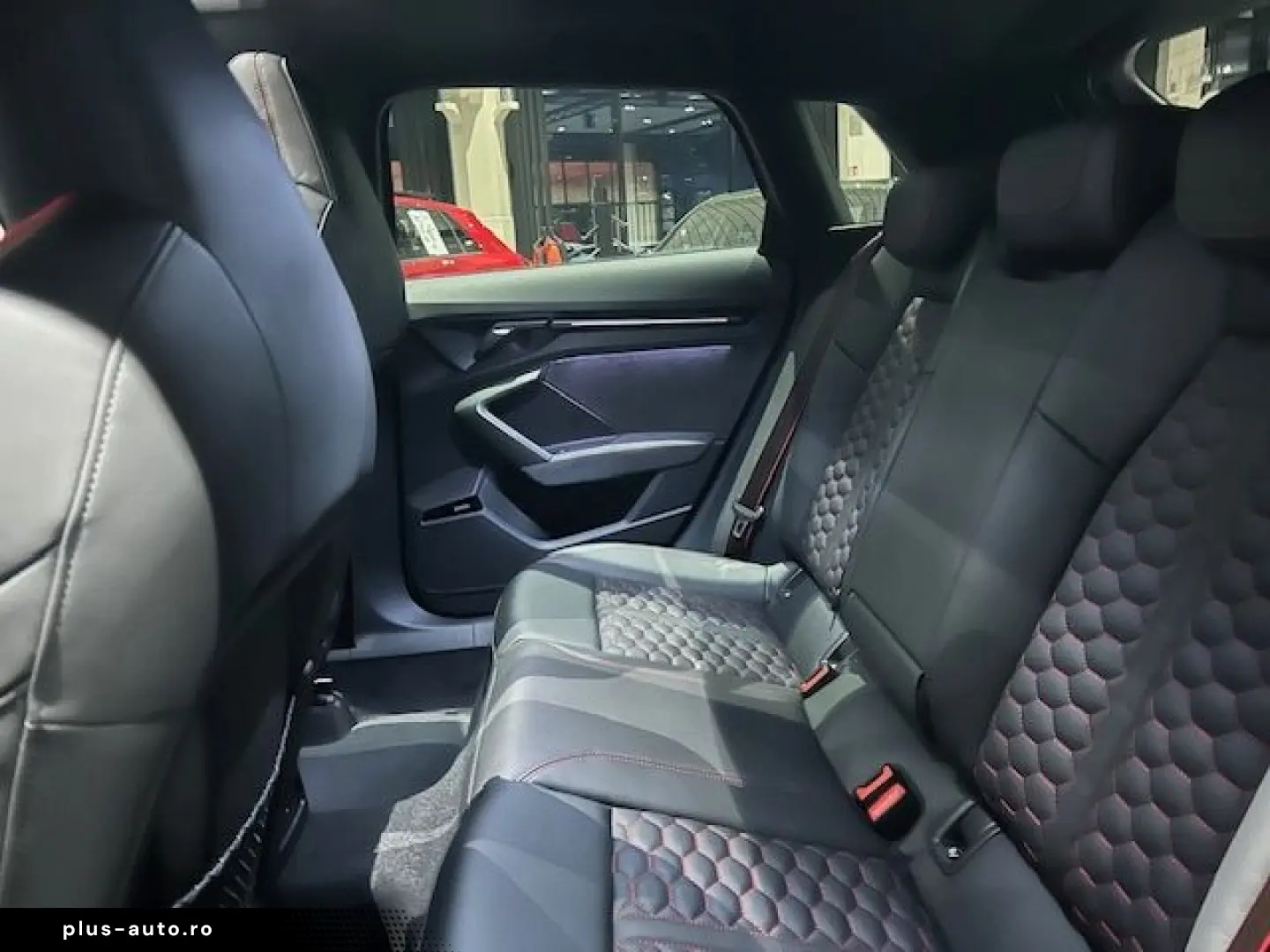 AUDI RS 3 Sportback quattro NP  87.000 €