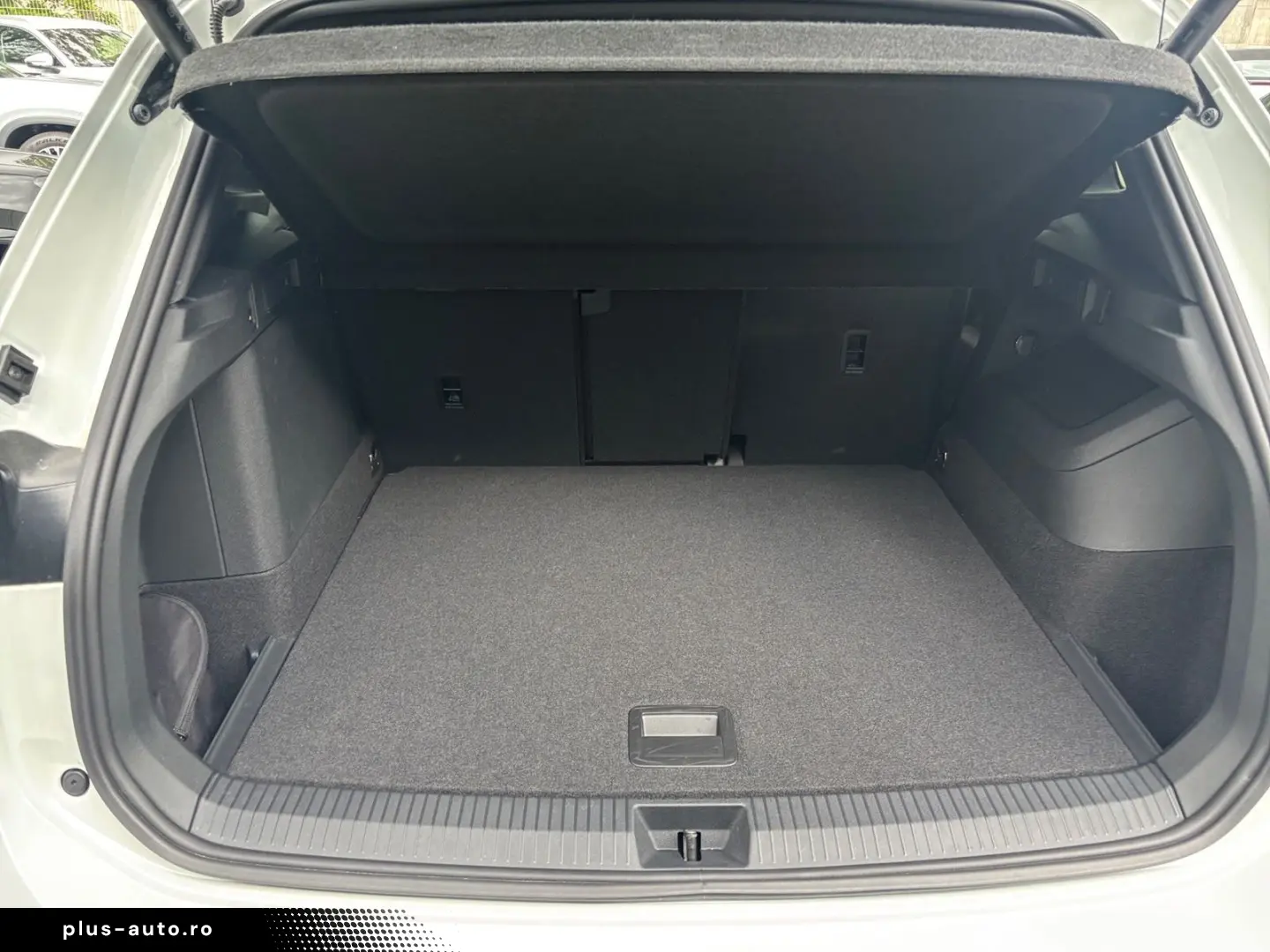 VW Tiguan 1.5 TSI eHybrid R-Line DSG AHK KEYLESS