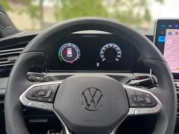 VW Tiguan 1.5 TSI eHybrid R-Line DSG AHK KEYLESS