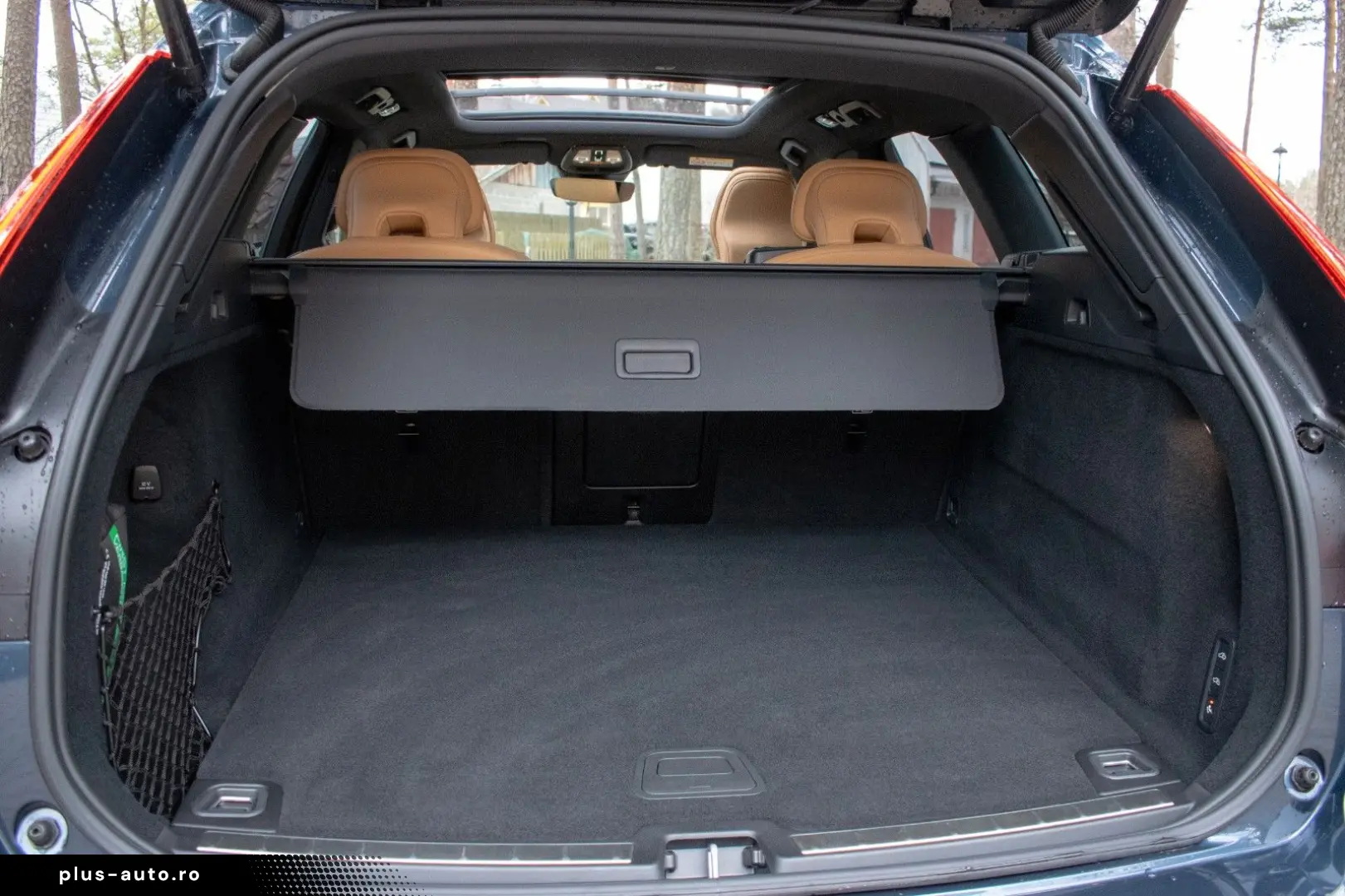 VOLVO XC60 B4 Ultimate DARK B&W Massage 4C FULLOPT