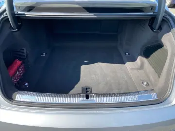 AUDI A8 50 TDI quattro Tiptronic Matrix HuD Standhzg.