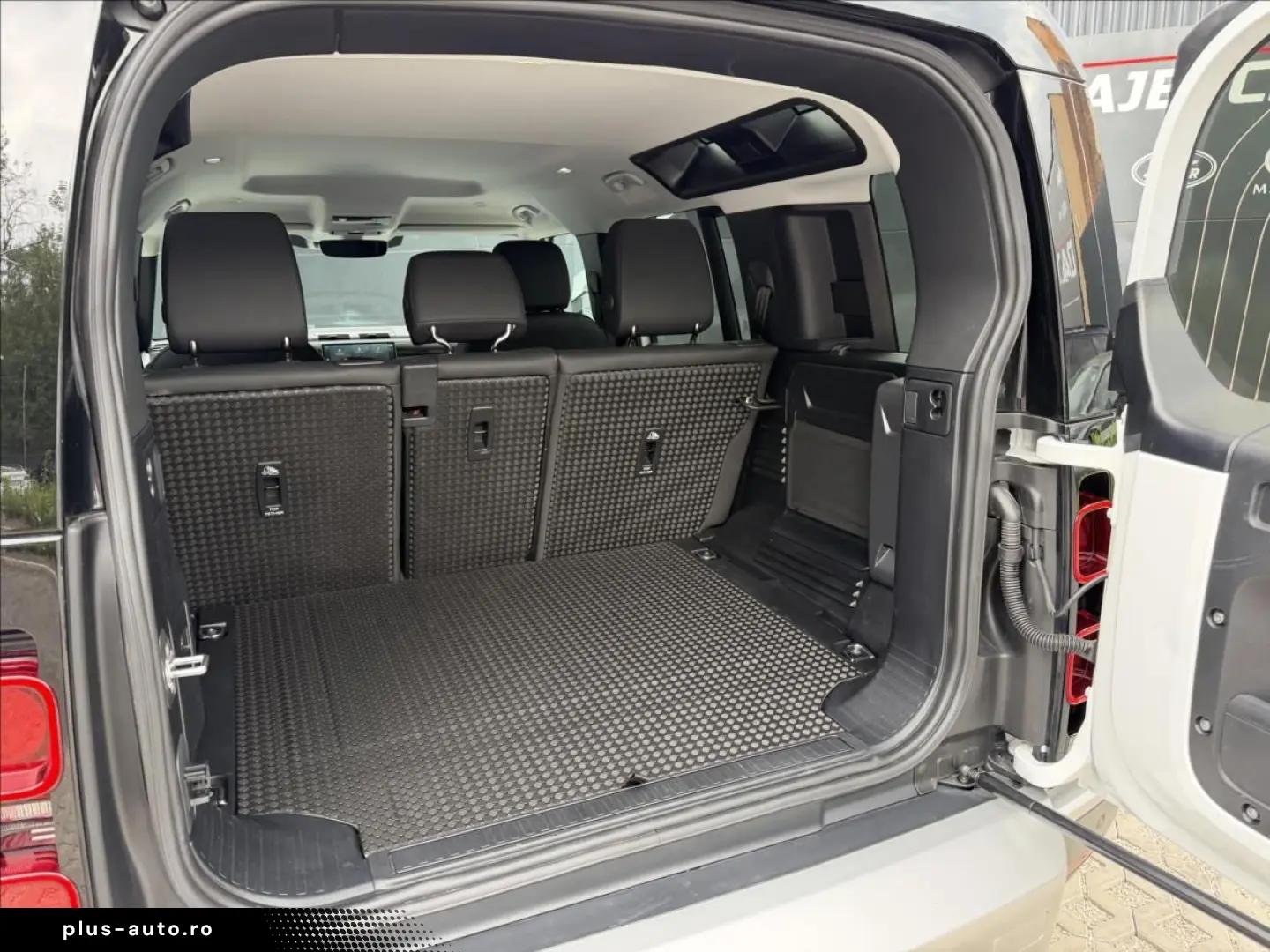 LAND ROVER Defender 110 D200 MHEV S ZÁRUKA