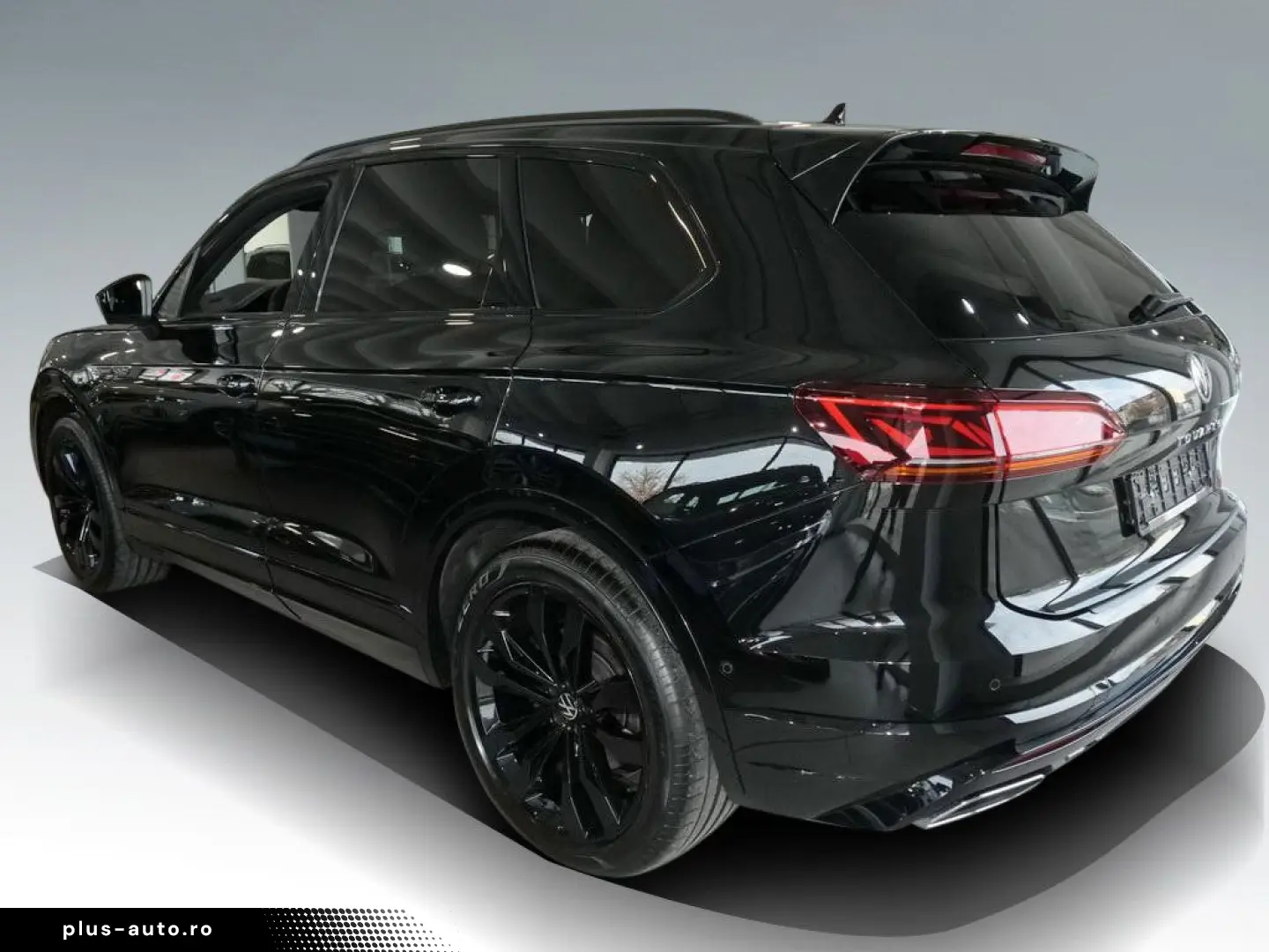 VW Touareg 3.0 TDI DSG R-Line Black-Style 5-J-GAR 2