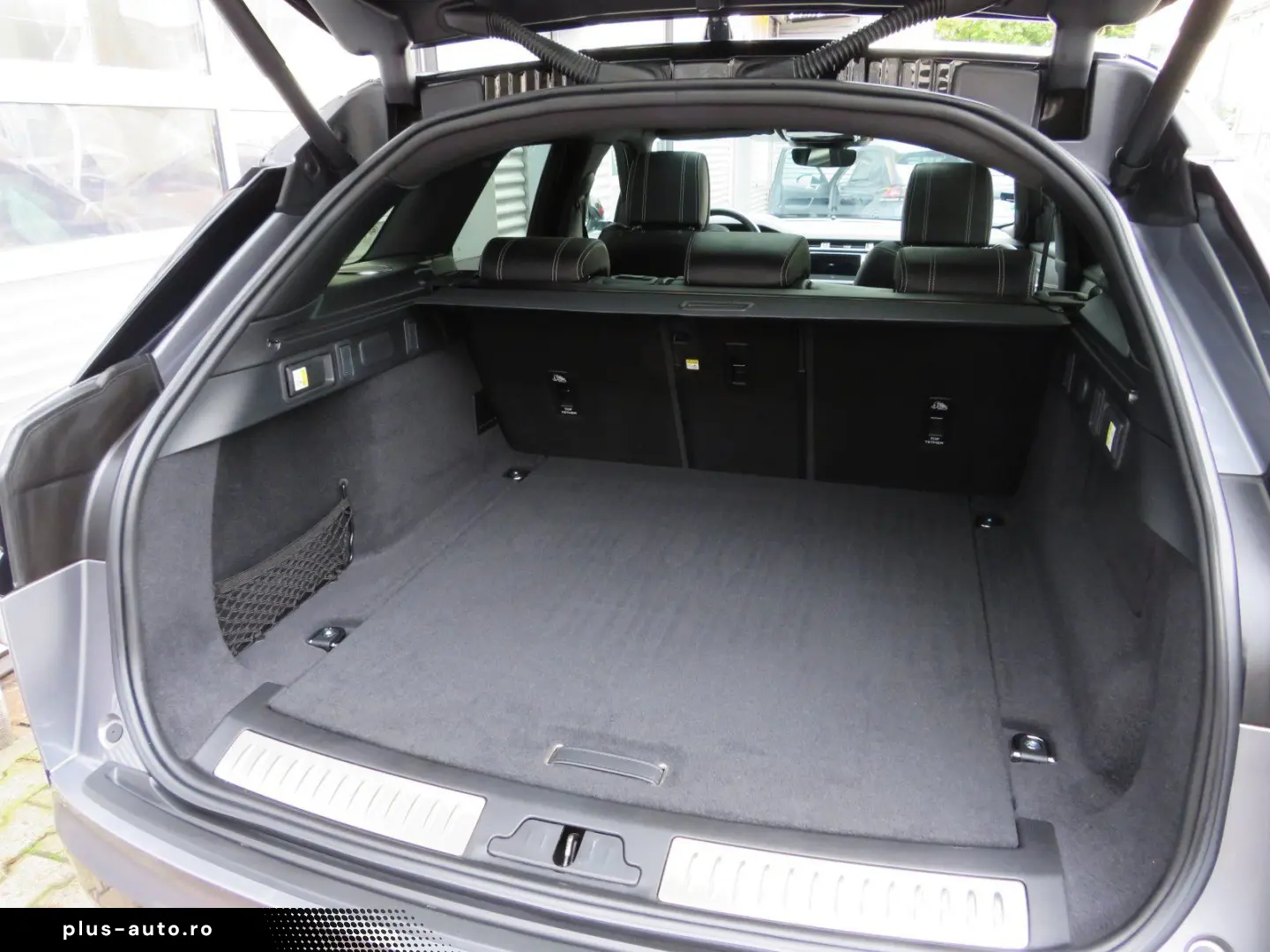 LAND ROVER Range Rover Velar P400   Kamera Navi App-Connect