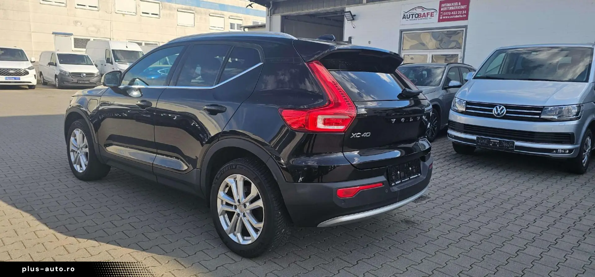 VOLVO XC40 Core Recharge Plug-In Hybrid 2WD