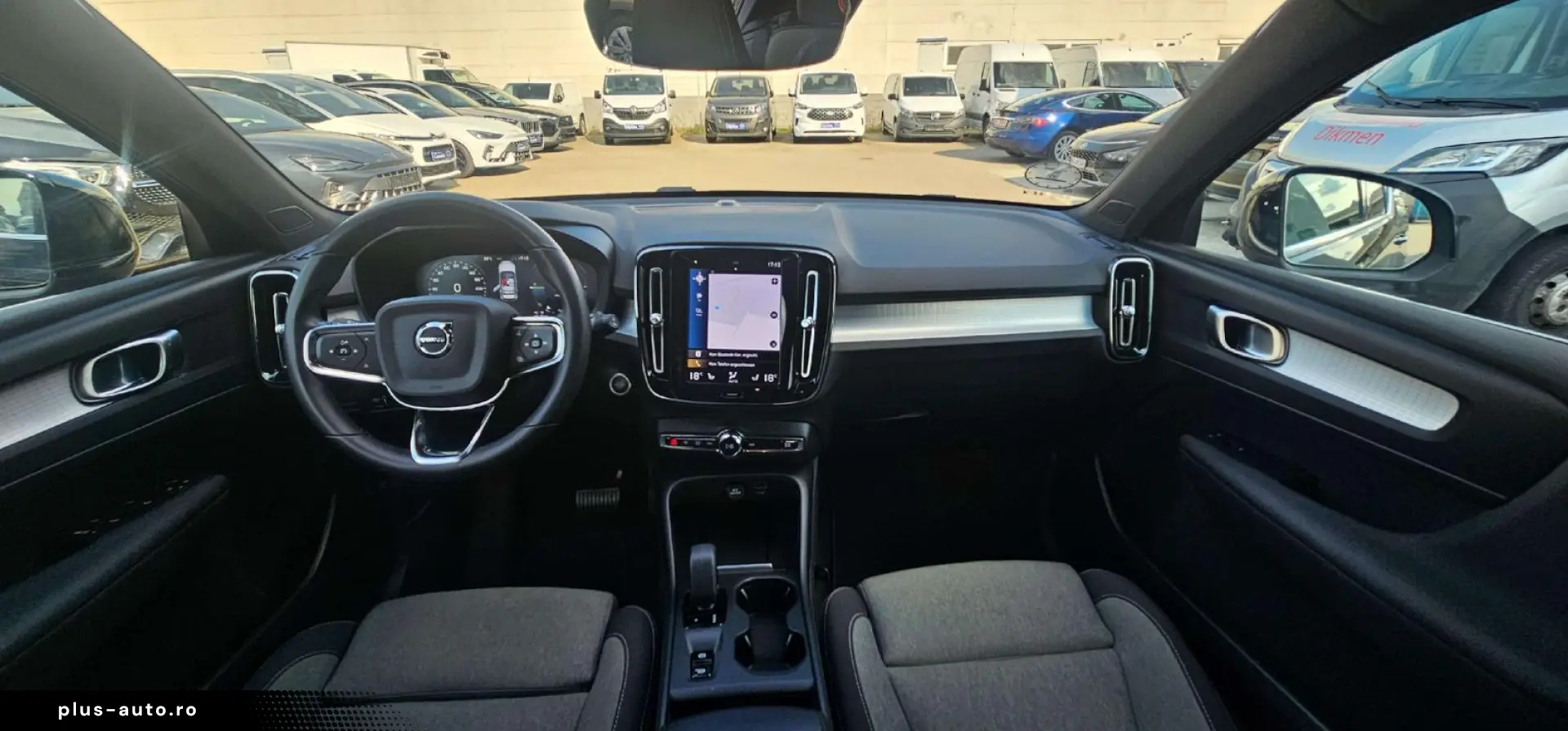 VOLVO XC40 Core Recharge Plug-In Hybrid 2WD