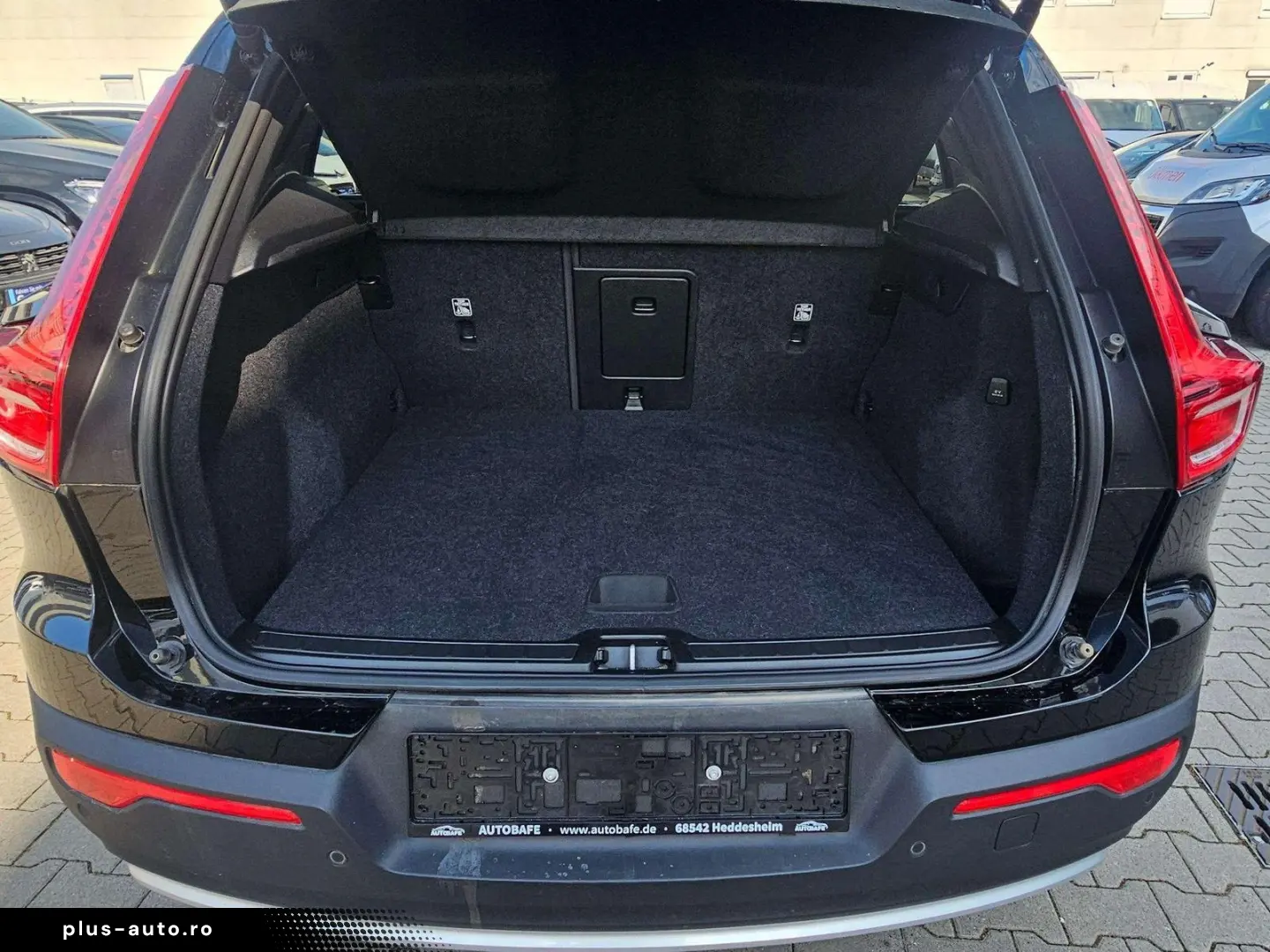 VOLVO XC40 Core Recharge Plug-In Hybrid 2WD