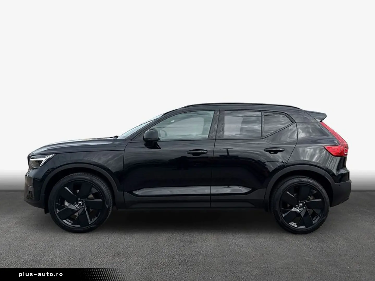 VOLVO XC40 B3 B DKG Plus Black Edition Pano 360 V Priv