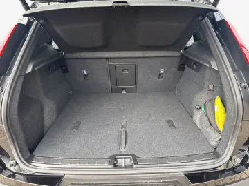 VOLVO XC40 B3 B DKG Plus Black Edition Pano 360 V Priv