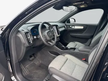 VOLVO XC40 B3 B DKG Plus Black Edition Pano 360 V Priv