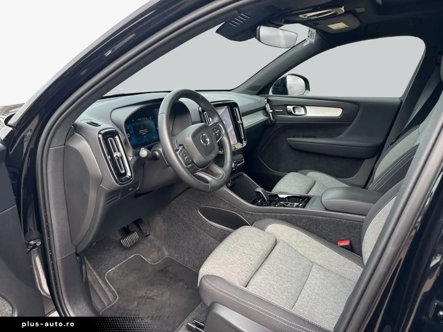 VOLVO XC40 B3 B DKG Plus Black Edition Pano 360 V Priv
