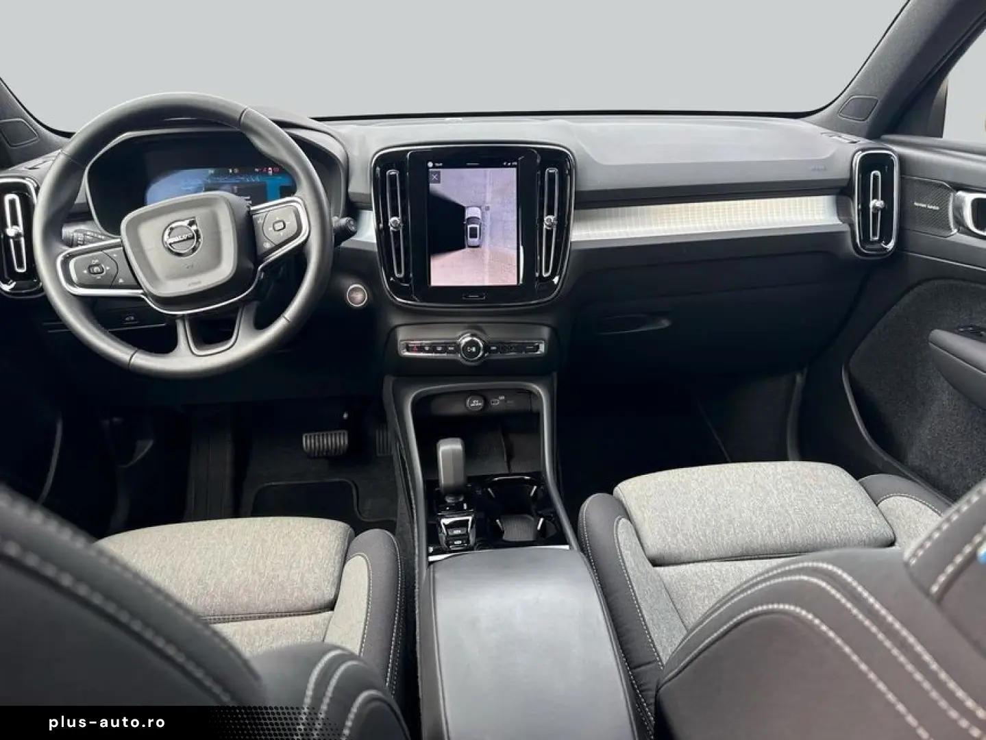 VOLVO XC40 B3 B DKG Plus Black Edition Pano 360 V Priv