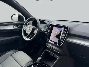 VOLVO XC40 B3 B DKG Plus Black Edition Pano 360 V Priv