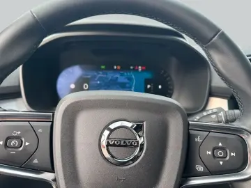 VOLVO XC40 B3 B DKG Plus Black Edition Pano 360 V Priv