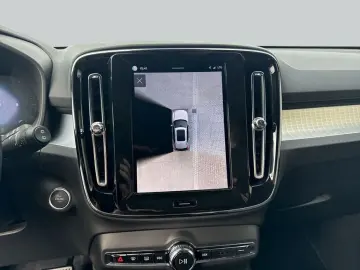 VOLVO XC40 B3 B DKG Plus Black Edition Pano 360 V Priv