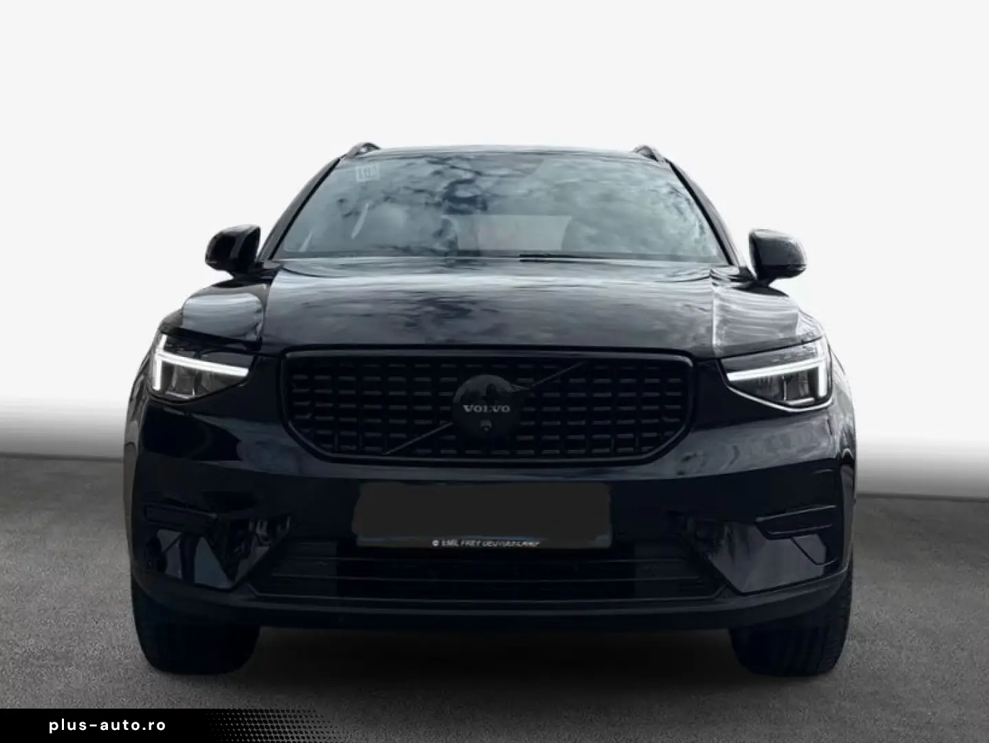VOLVO XC40 B3 B DKG Plus Black Edition Pano 360 V Priv