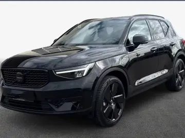 VOLVO XC40 B3 B DKG Plus Black Edition Pano 360 V Priv