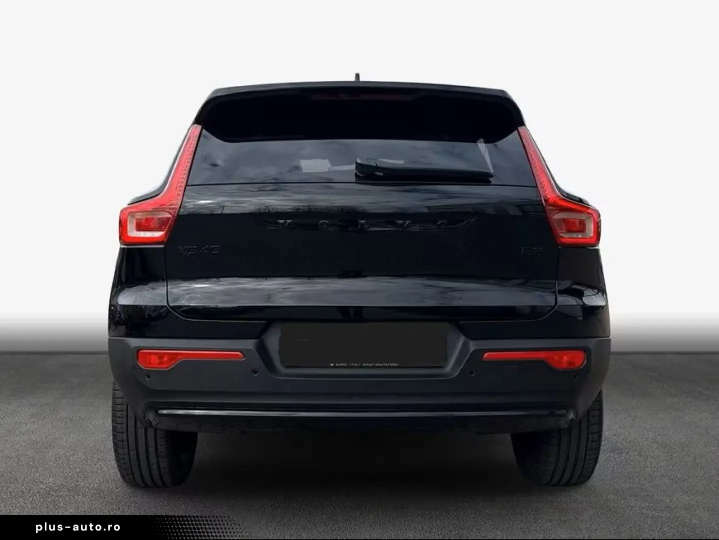 VOLVO XC40 B3 B DKG Plus Black Edition Pano 360 V Priv