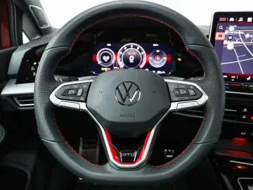 VW Golf GTI 2.0 TSI DSG NAV SHZ H&K Kamera Pano