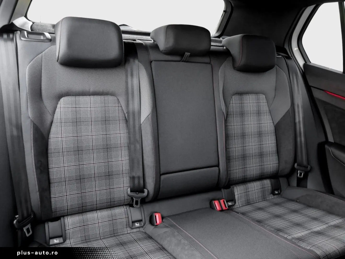 VW Golf VIII GTI LED  Navi Pano AreaView HarmanKard