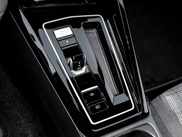 VW Golf VIII GTI LED  Navi Pano AreaView HarmanKard
