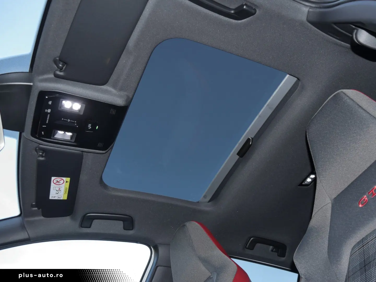 VW Golf VIII GTI LED  Navi Pano AreaView HarmanKard