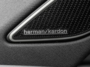 VW Golf VIII GTI LED  Navi Pano AreaView HarmanKard