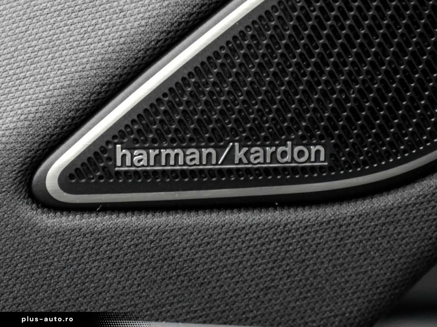 VW Golf VIII GTI LED  Navi Pano AreaView HarmanKard