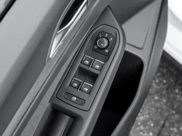 VW Golf VIII GTI LED  Navi Pano AreaView HarmanKard