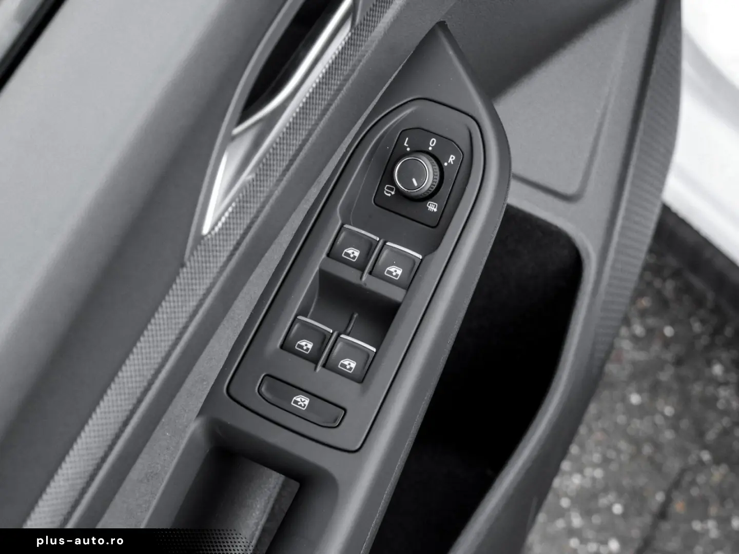 VW Golf VIII GTI LED  Navi Pano AreaView HarmanKard