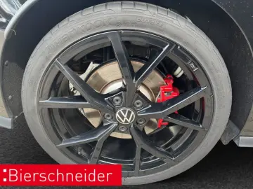 VW Golf GTI 8 2.0 TSI DSG BLACK-STYLE PANO IQ.LIGHT