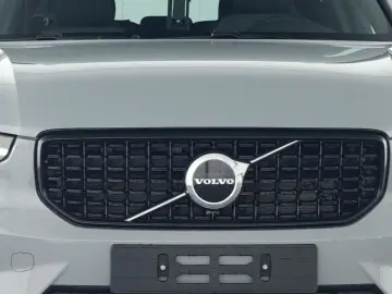 VOLVO XC40 Plus Dark 2WD AHK Digitales Cockpit Memory