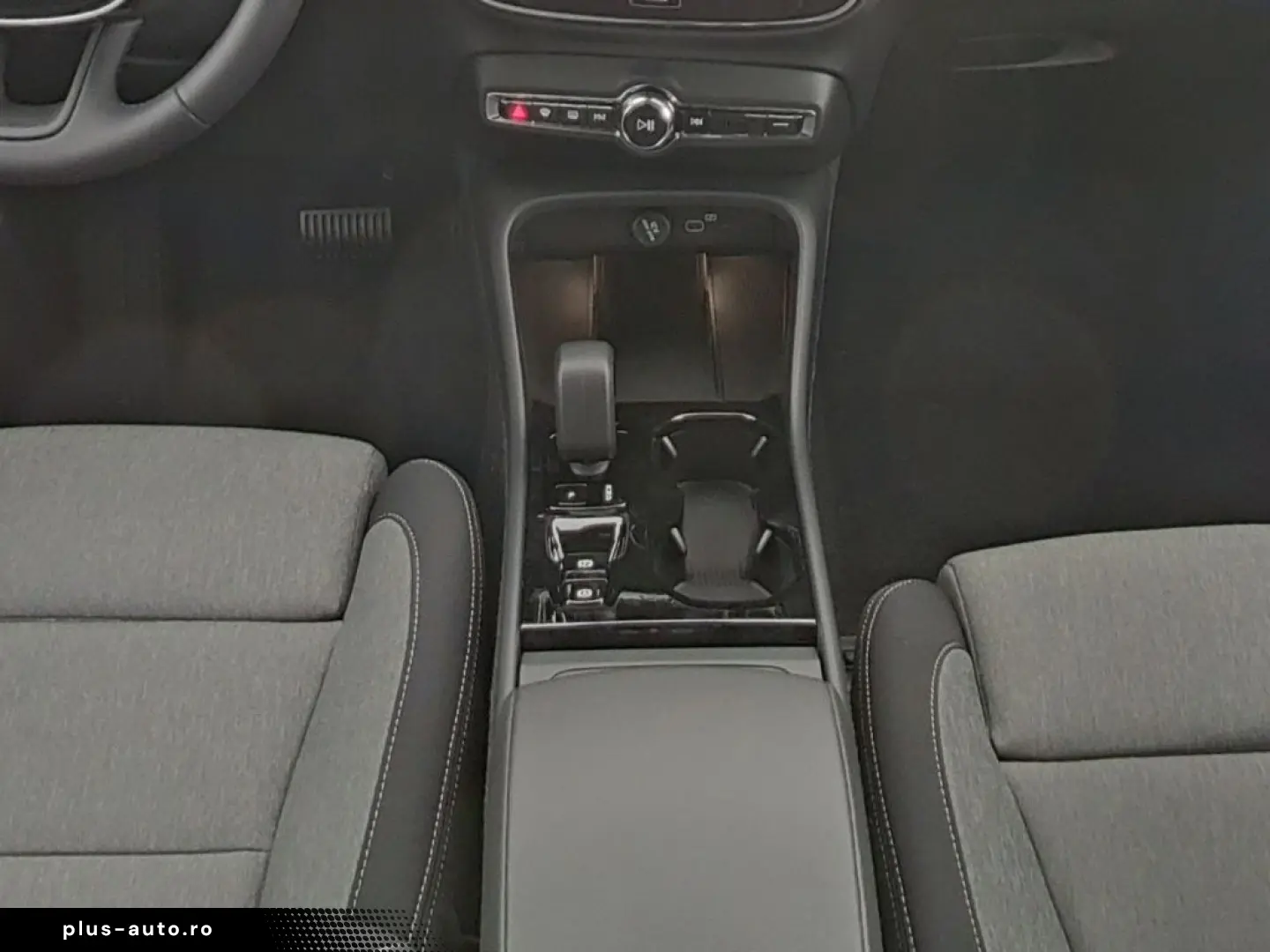 VOLVO XC40 Plus Dark 2WD AHK Digitales Cockpit Memory