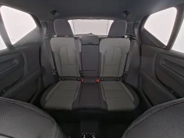 VOLVO XC40 Plus Dark 2WD AHK Digitales Cockpit Memory