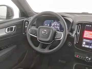 VOLVO XC40 Plus Dark 2WD AHK Digitales Cockpit Memory