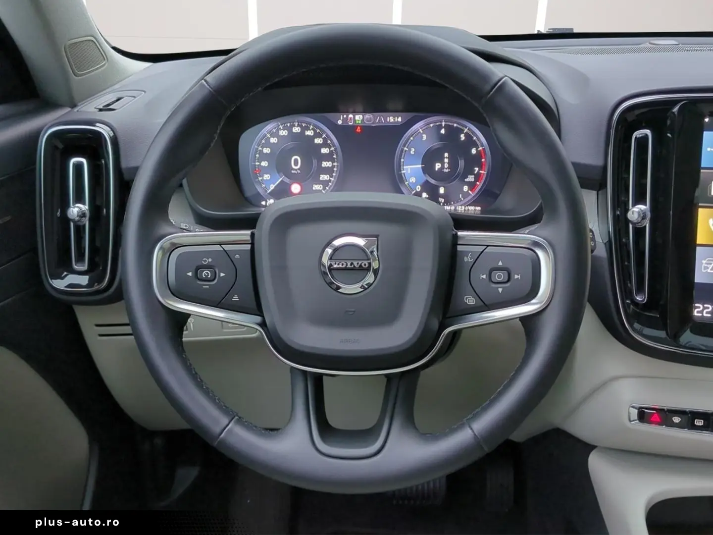 VOLVO XC40 B4 Inscription  360 HK Pano e-Sitze ACC