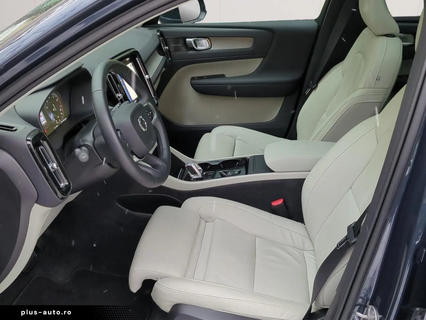 VOLVO XC40 B4 Inscription  360 HK Pano e-Sitze ACC