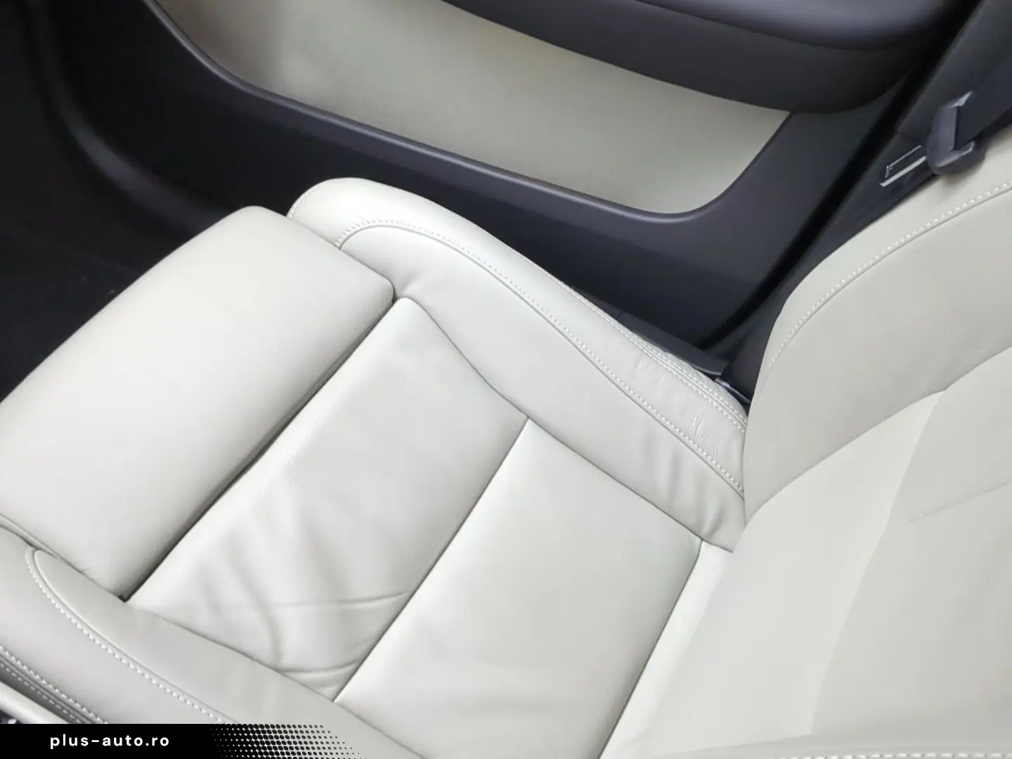 VOLVO XC40 B4 Inscription  360 HK Pano e-Sitze ACC
