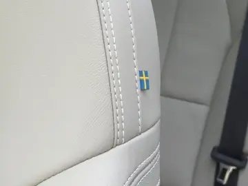 VOLVO XC40 B4 Inscription  360 HK Pano e-Sitze ACC