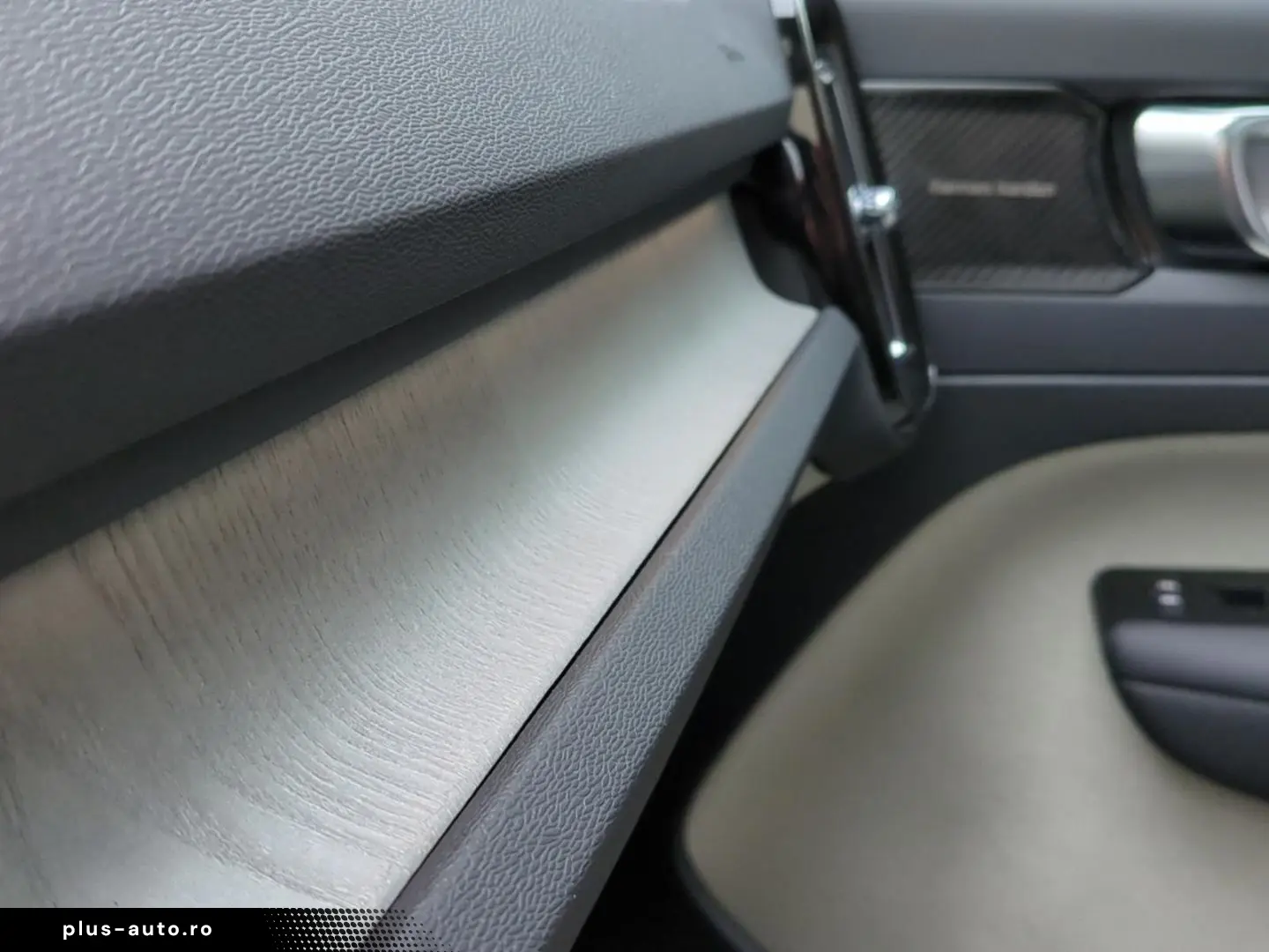 VOLVO XC40 B4 Inscription  360 HK Pano e-Sitze ACC