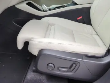 VOLVO XC40 B4 Inscription  360 HK Pano e-Sitze ACC
