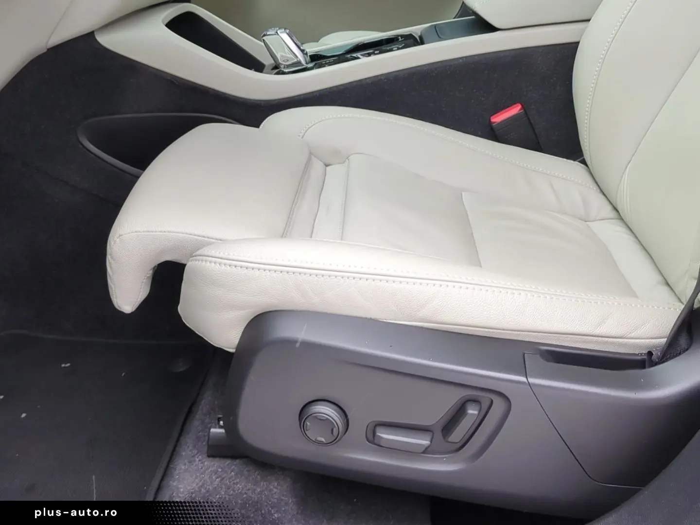 VOLVO XC40 B4 Inscription  360 HK Pano e-Sitze ACC