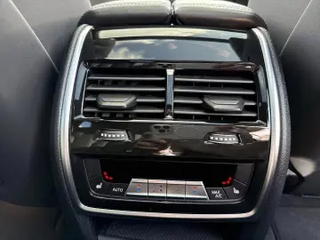 BMW X5 XDRIVE45E Sportpaket HUD Luftfederung AD Nive