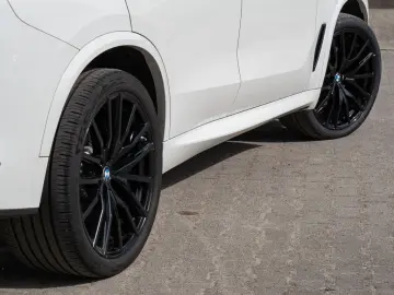 BMW X5 xDrive 30d M-Sport STANDHZ PANO LASER LEDER