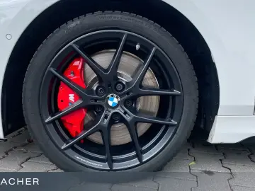 BMW M135 xDrive LCPro.HuD RFK Pano M-Sitze