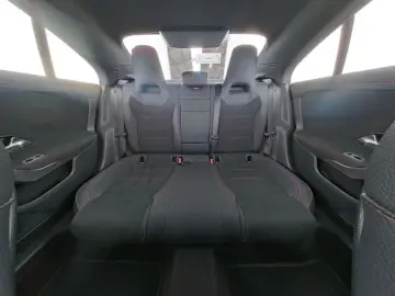 MERCEDES-BENZ CLA 200 Coupé AMG Line Distro 360 K Ke…